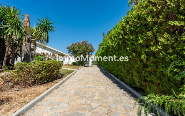 Resale - Detached villa - Estepona - Atalaya
