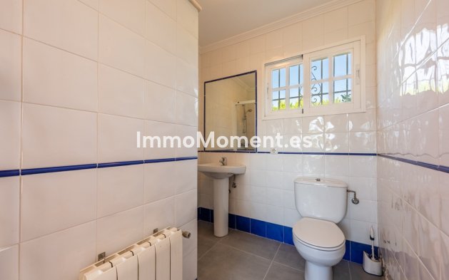 Resale - Detached villa - Estepona - Atalaya