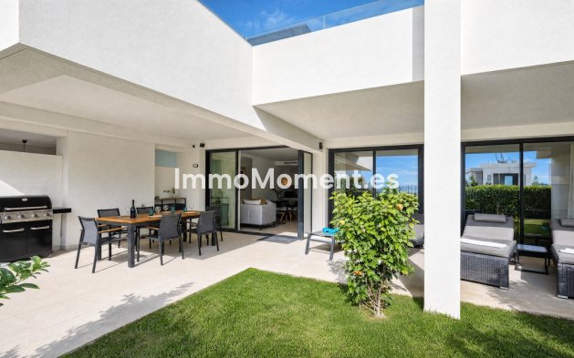 Resale - Apartment - Estepona - Estepona Centro
