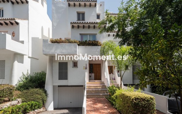 Resale - Detached villa - Estepona - Costalita