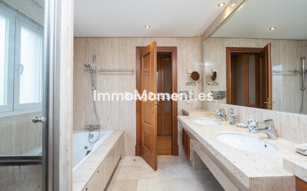 Resale - Detached villa - Estepona - Costalita