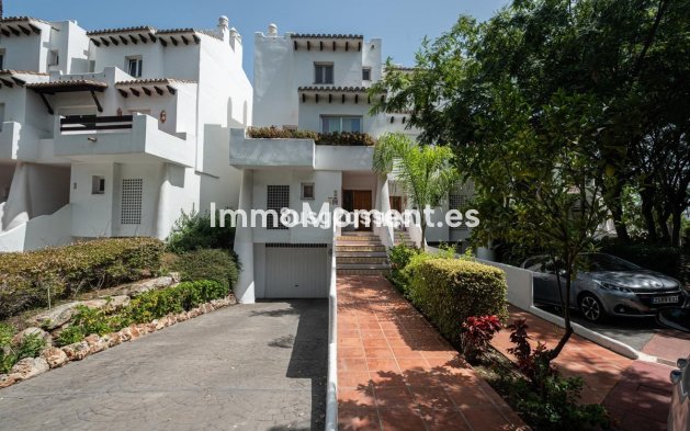 Resale - Detached villa - Estepona - Costalita