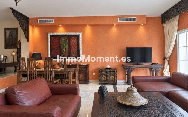 Resale - Detached villa - Estepona - Estepona Centro