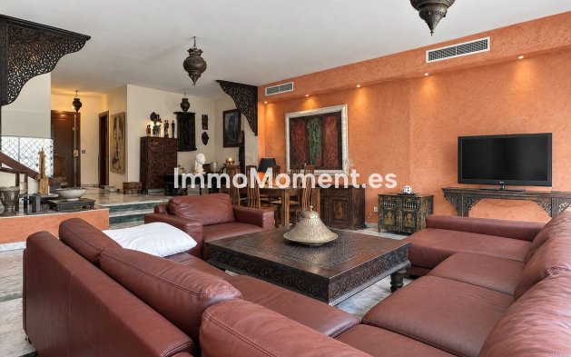 Resale - Detached villa - Estepona - Estepona Centro