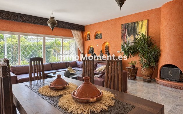 Resale - Detached villa - Estepona - Estepona Centro