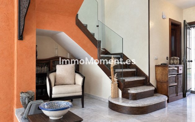 Resale - Detached villa - Estepona - Estepona Centro