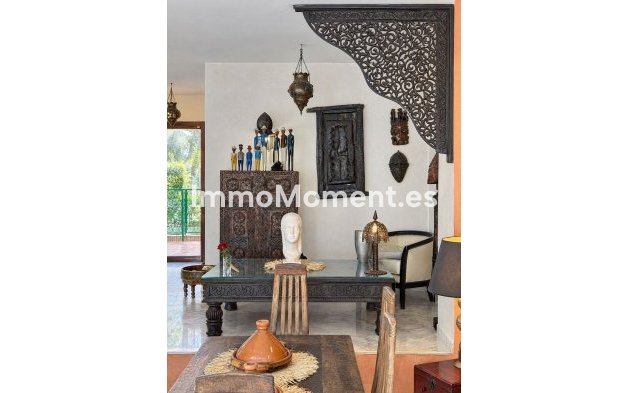 Resale - Detached villa - Estepona - Estepona Centro