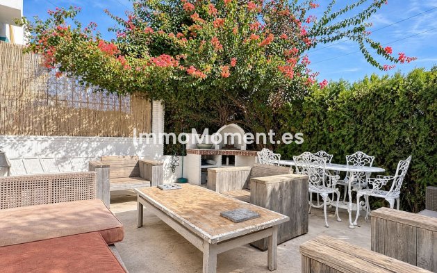 Resale - Detached villa - Estepona - Estepona Centro