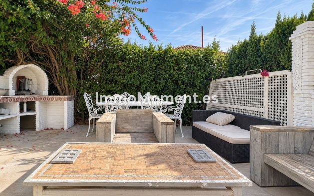 Resale - Detached villa - Estepona - Estepona Centro