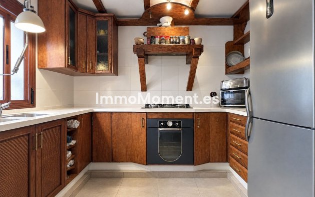 Resale - Detached villa - Estepona - Estepona Centro