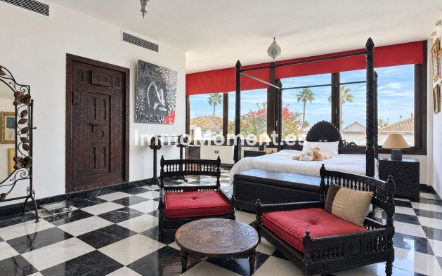 Resale - Detached villa - Estepona - Estepona Centro