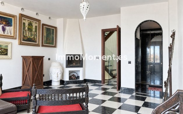 Resale - Detached villa - Estepona - Estepona Centro