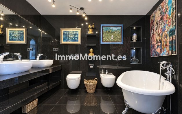 Resale - Detached villa - Estepona - Estepona Centro