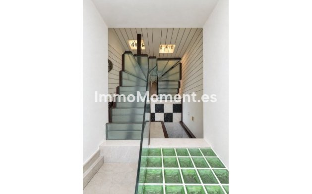 Resale - Detached villa - Estepona - Estepona Centro