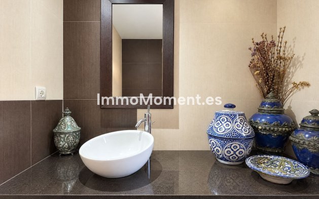 Resale - Detached villa - Estepona - Estepona Centro
