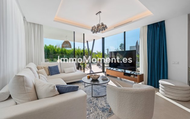 Resale - Detached villa - Estepona - Estepona Centro