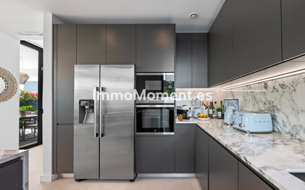 Resale - Detached villa - Estepona - Estepona Centro