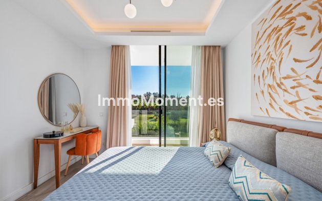 Resale - Detached villa - Estepona - Estepona Centro