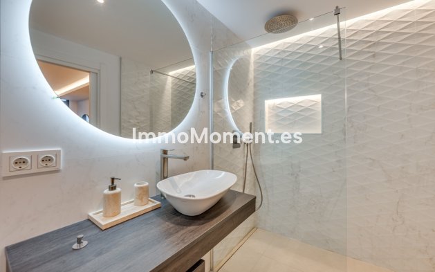 Resale - Detached villa - Estepona - Estepona Centro