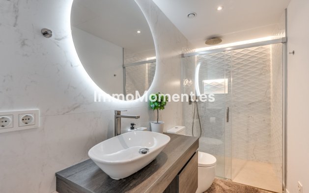 Resale - Detached villa - Estepona - Estepona Centro