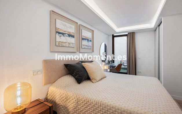 Resale - Detached villa - Estepona - Estepona Centro