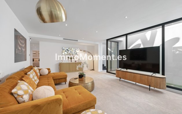 Resale - Detached villa - Estepona - Estepona Centro
