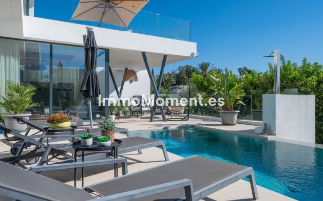 Resale - Detached villa - Estepona - Estepona Centro
