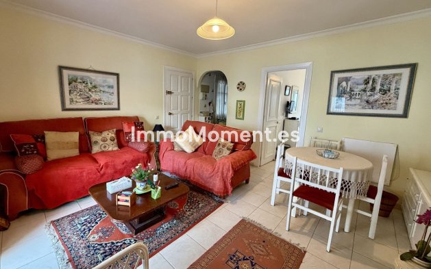 Resale - Apartment - Estepona - Benamara