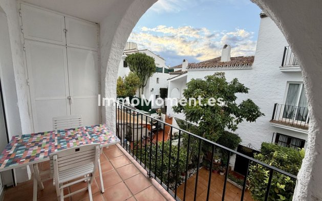 Resale - Apartment - Estepona - Benamara