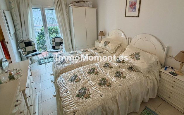 Resale - Apartment - Estepona - Benamara