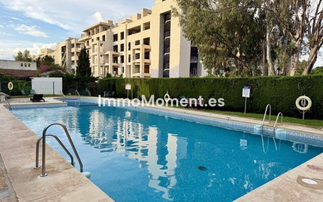 Resale - Apartment - Estepona - Benamara