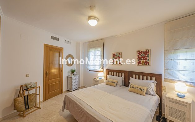 Resale - Apartment - Estepona - Costalita
