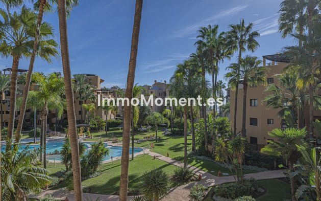 Resale - Apartment - Estepona - Costalita