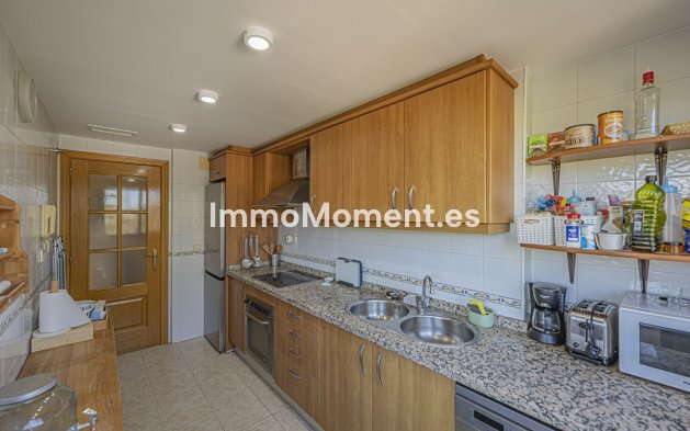Resale - Apartment - Estepona - Costalita