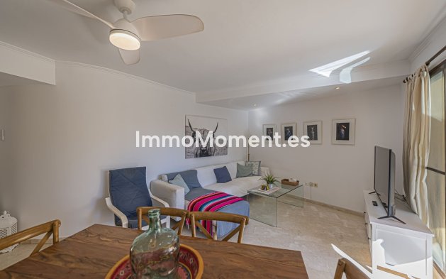 Resale - Apartment - Estepona - Costalita