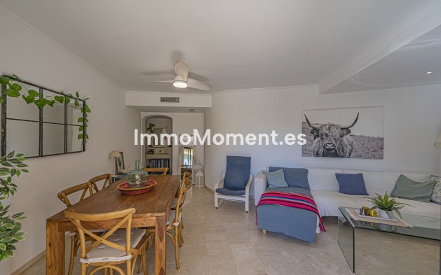 Resale - Apartment - Estepona - Costalita