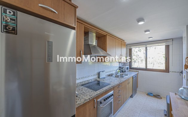 Resale - Apartment - Estepona - Costalita