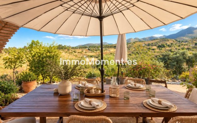 Resale - Country house - Inland  - Alhaurín de la Torre