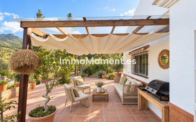 Resale - Country house - Inland  - Alhaurín de la Torre
