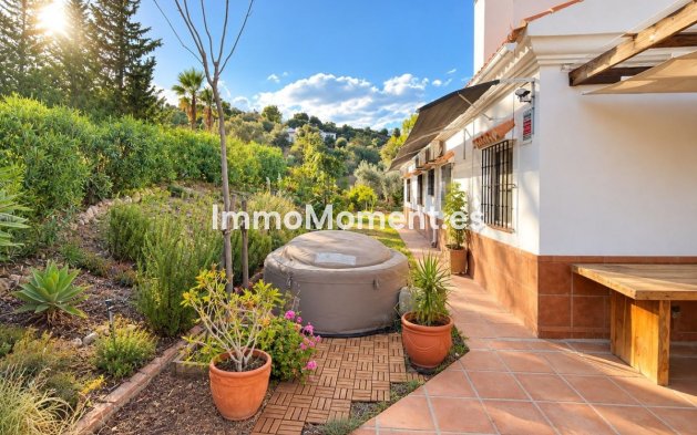 Resale - Country house - Inland  - Alhaurín de la Torre