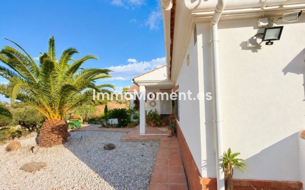 Resale - Country house - Inland  - Alhaurín de la Torre