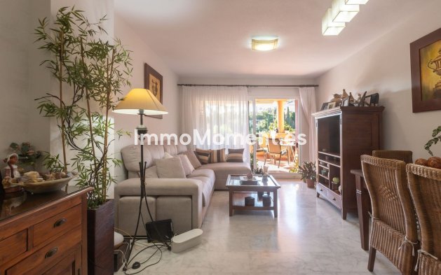 Resale - Apartment - Marbella - Elviria