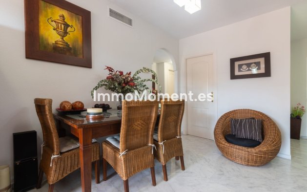 Resale - Apartment - Marbella - Elviria