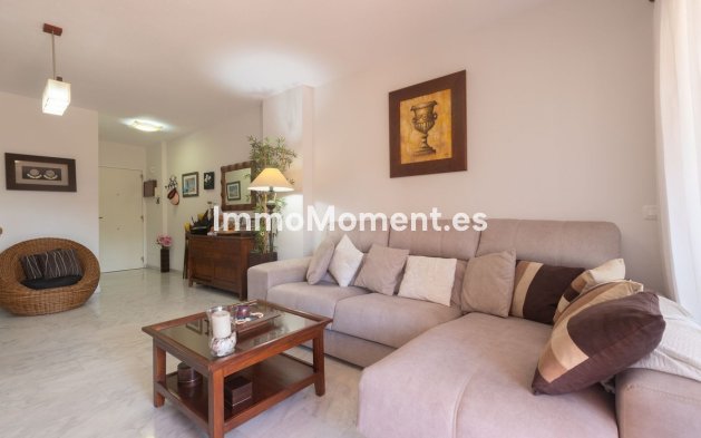 Resale - Apartment - Marbella - Elviria