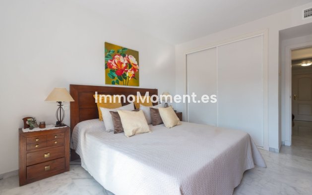Resale - Apartment - Marbella - Elviria