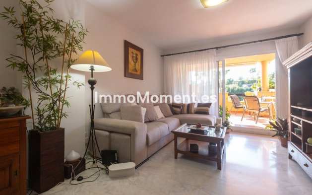 Resale - Apartment - Marbella - Elviria