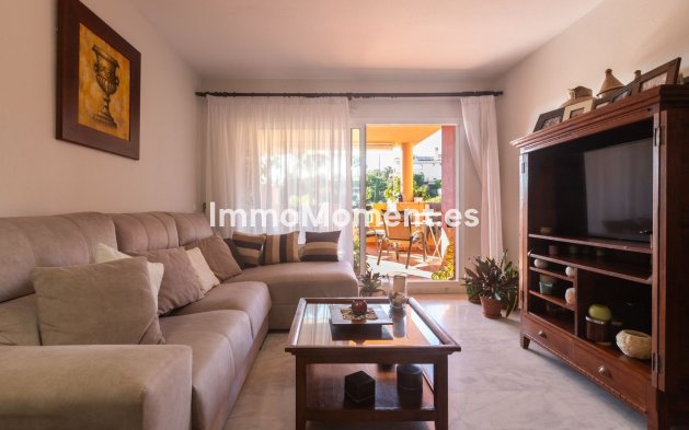 Resale - Apartment - Marbella - Elviria