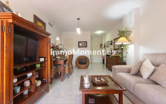 Resale - Apartment - Marbella - Elviria