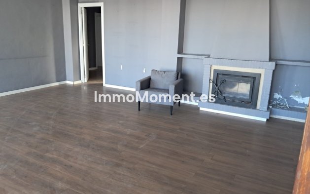 Resale - Detached villa - Estepona - Estepona Centro