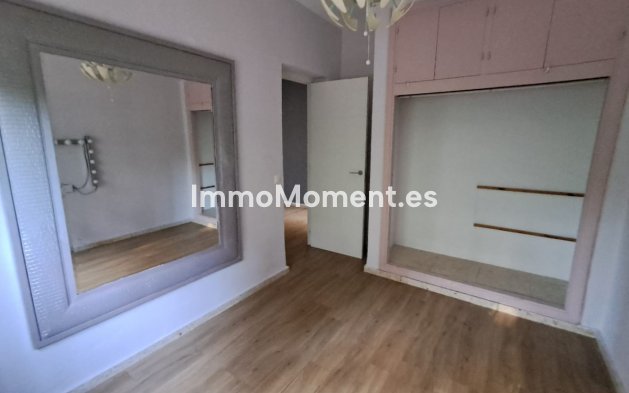 Resale - Detached villa - Estepona - Estepona Centro